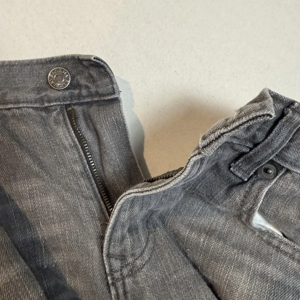 Banana Republic brand banana